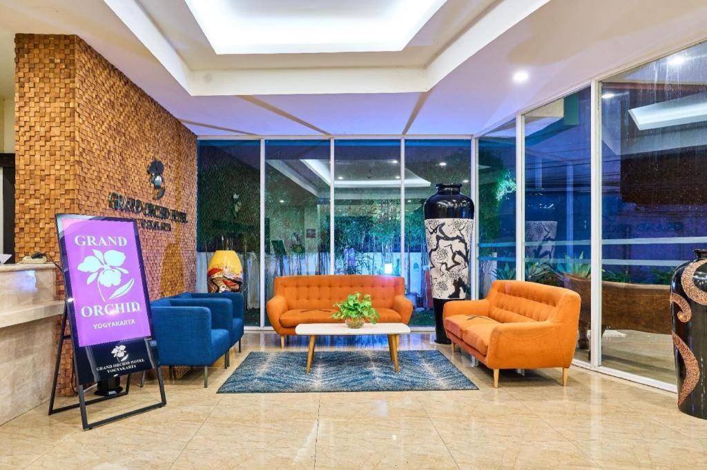 Grand Orchid Hotel Yogyakarta Maguwo Екстериор снимка
