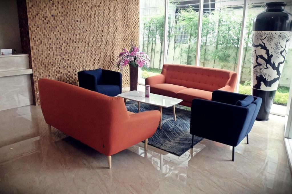Grand Orchid Hotel Yogyakarta Maguwo Екстериор снимка