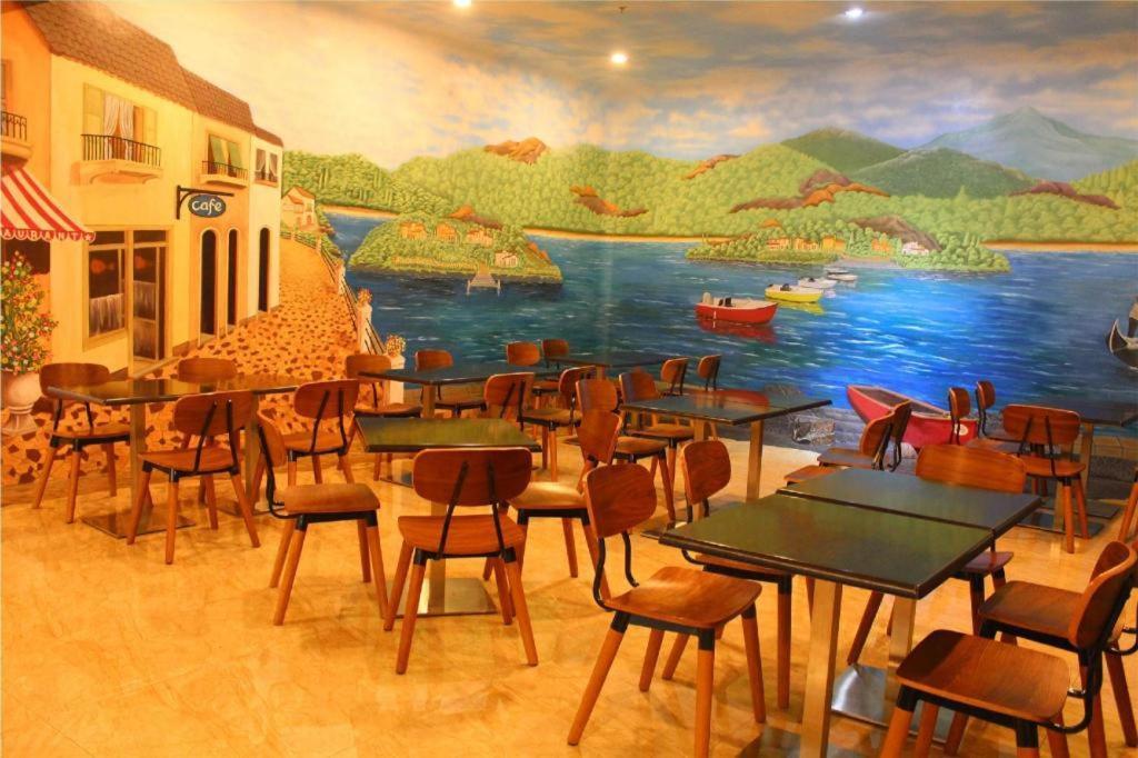 Grand Orchid Hotel Yogyakarta Maguwo Екстериор снимка