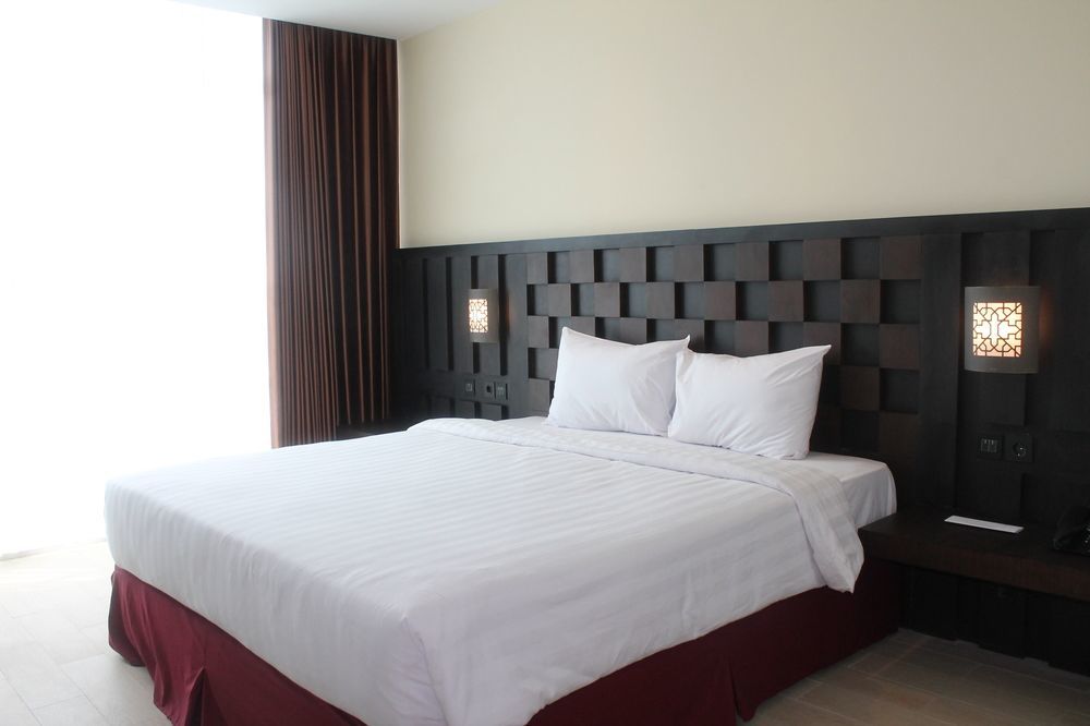 Grand Orchid Hotel Yogyakarta Maguwo Екстериор снимка