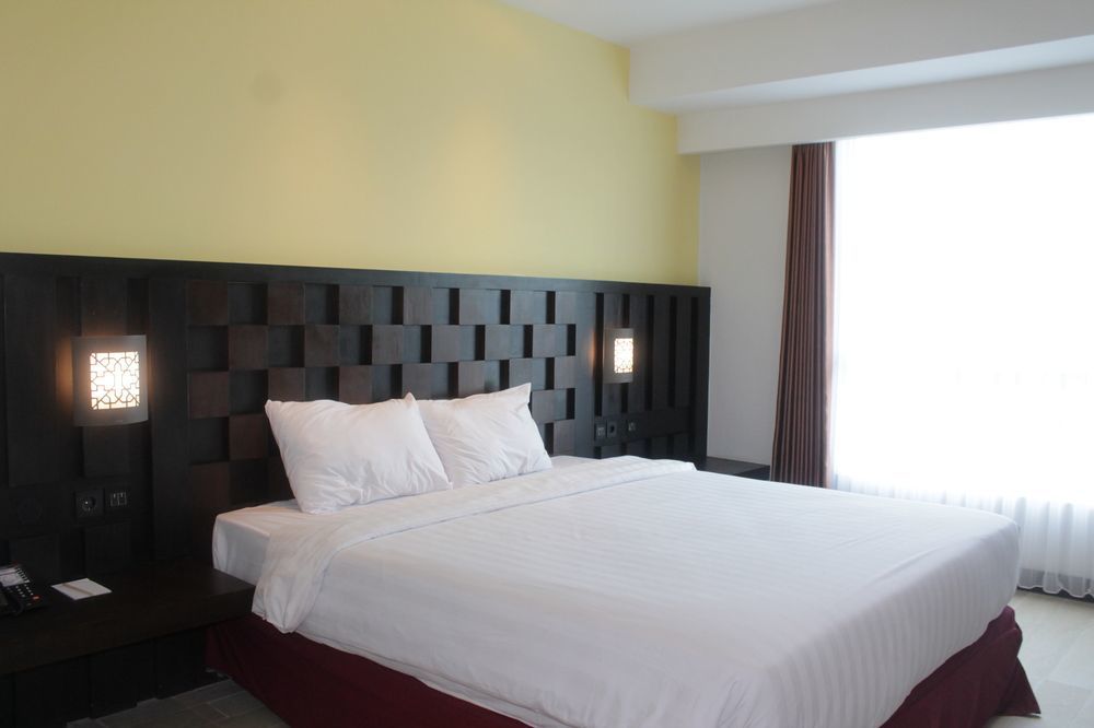 Grand Orchid Hotel Yogyakarta Maguwo Екстериор снимка