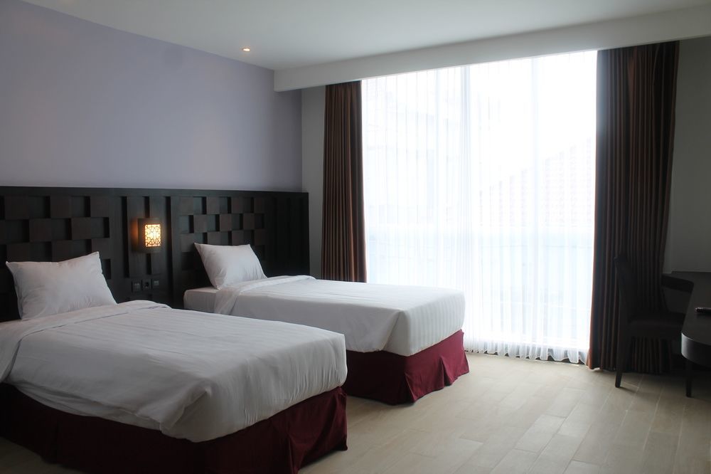 Grand Orchid Hotel Yogyakarta Maguwo Екстериор снимка