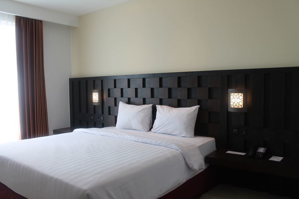 Grand Orchid Hotel Yogyakarta Maguwo Екстериор снимка